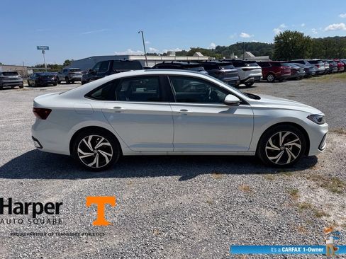Used 2025 Volkswagen Jetta SEL FWD image 6