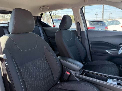 Used 2021 Nissan Kicks SV image 32