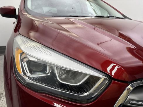 Used 2017 Ford Escape SE w/ Equipment Group 201A image 18