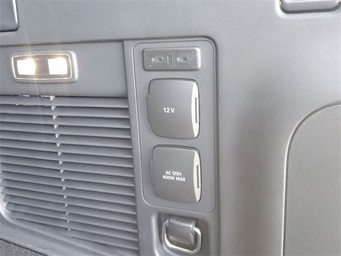 New 2025 Ford Expedition Active image 7