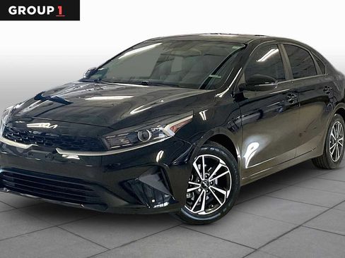 Used 2022 Kia Forte LXS w/ LXS Technology Package FWD image 1