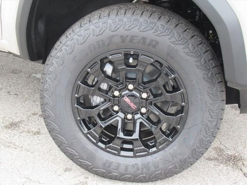 New 2026 GMC Canyon Elevation image 8