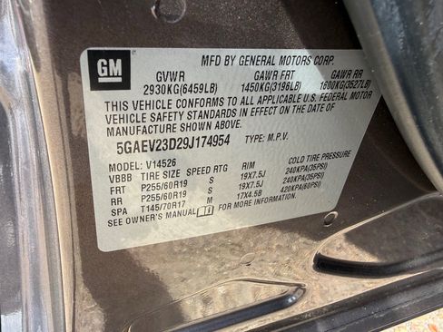 Used 2009 Buick Enclave CXL w/ Entertainment Package #3 image 22