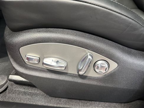 Certified 2026 Porsche Macan AWD/4WD image 19