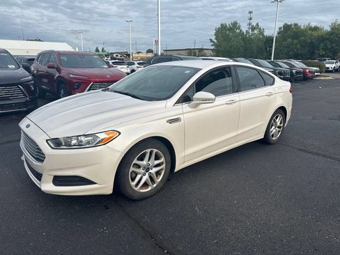 Used 2013 Ford Fusion SE FWD image 3