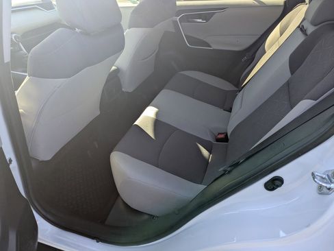 Used 2021 Toyota RAV4 XLE image 27
