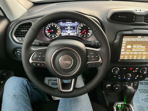 Used 2022 Jeep Renegade Latitude image 14