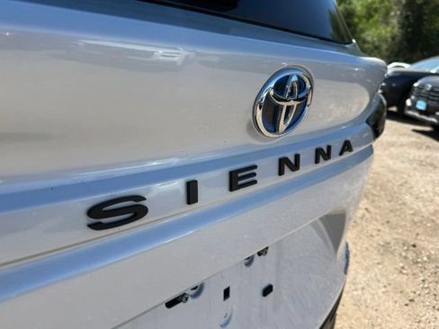 Used 2024 Toyota Sienna XLE w/ XLE Plus Package AWD/4WD image 14