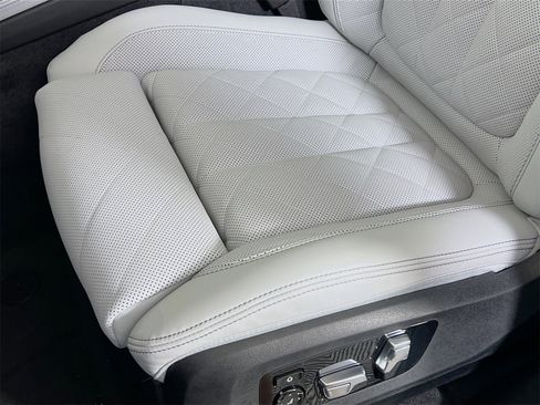 New 2026 BMW X5 xDrive40i w/ Climate Comfort Package image 23