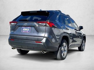 Used 2022 Toyota RAV4 XLE video 2