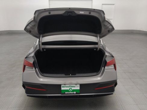 Used 2024 Hyundai Elantra SEL FWD image 29