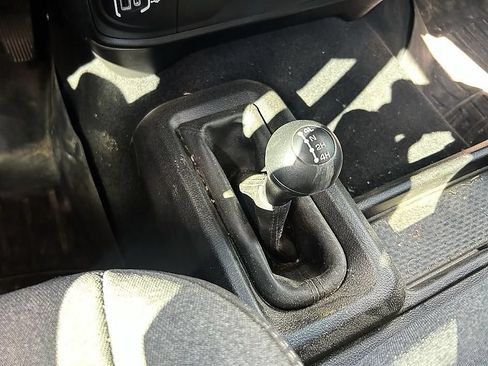 Used 2024 RAM 3500 Tradesman w/ Chrome Appearance Group AWD/4WD image 14