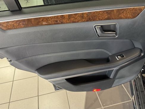 Used 2015 Mercedes-Benz E 350 4MATIC Sedan image 25