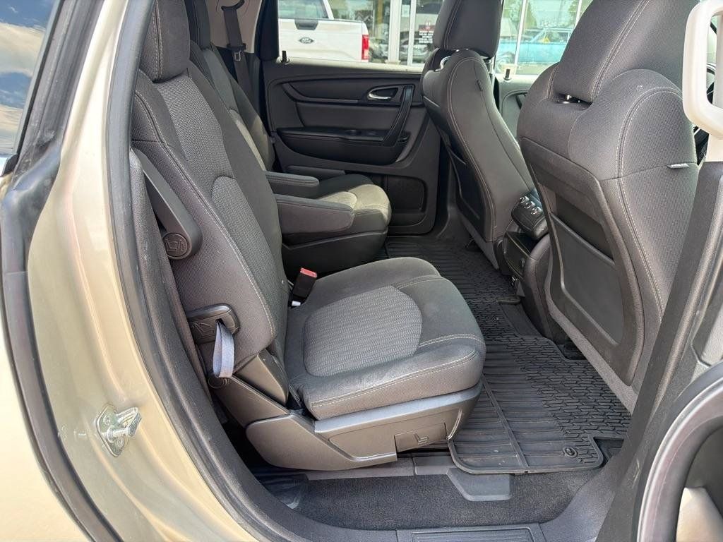 Used 2016 Chevrolet Traverse LT w/ Style and Technology Package FWD image 10