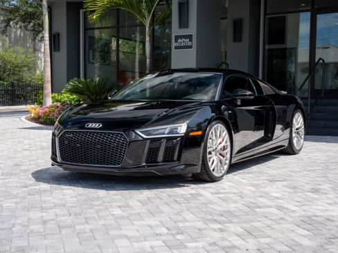 Used 2017 Audi R8 V10 AWD/4WD image 10