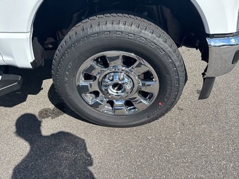 New 2026 Ford F350 Lariat w/ Chrome Package image 15