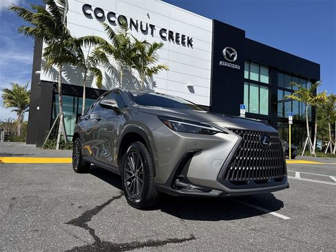 Used 2024 Lexus NX 250 FWD w/ Towing Package (2000 Lbs) image 31