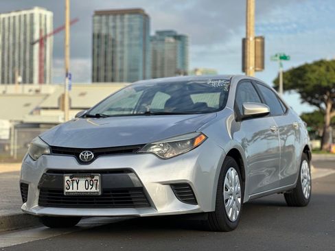 Used 2016 Toyota Corolla LE image 1