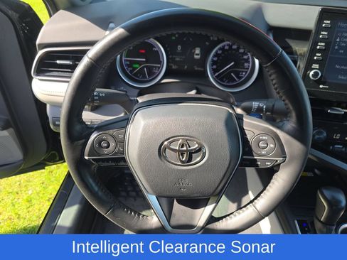 Used 2022 Toyota Camry XLE w/ Navigation Upgrade Package FWD image 9