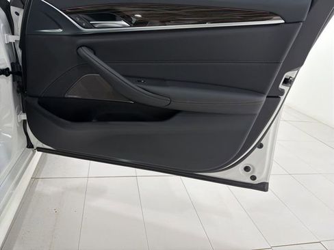 Certified 2023 BMW 530i xDrive w/ M Sport Package AWD/4WD image 18