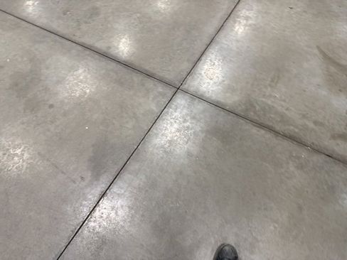 Used 2024 Toyota Sienna Limited image 3