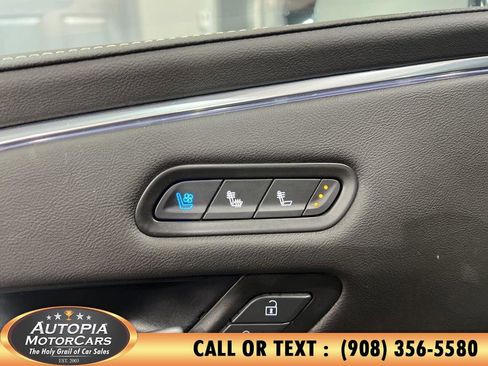 Used 2024 Cadillac Escalade Premium Luxury image 33