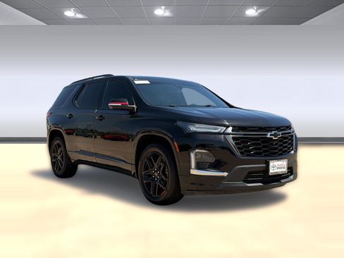 Used 2023 Chevrolet Traverse Premier w/ Redline Edition FWD image 7