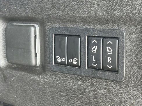 Used 2021 Chevrolet Tahoe Premier image 10