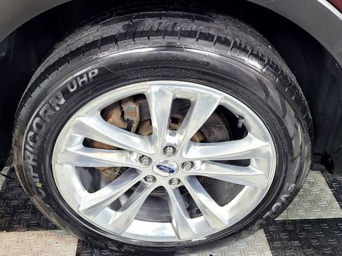 Used 2018 Ford Explorer XLT w/ Equipment Group 202A image 32