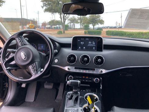 Used 2019 Kia Stinger image 21