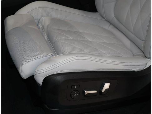 Used 2026 BMW X5 xDrive40i AWD/4WD image 14
