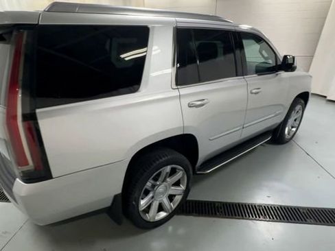 Used 2018 Cadillac Escalade Luxury image 8