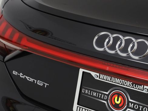 Used 2023 Audi e-tron GT Premium Plus image 56