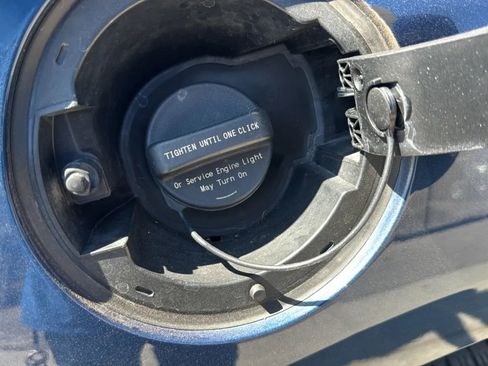 Used 2017 Chevrolet Equinox LT w/ Convenience Package FWD image 36