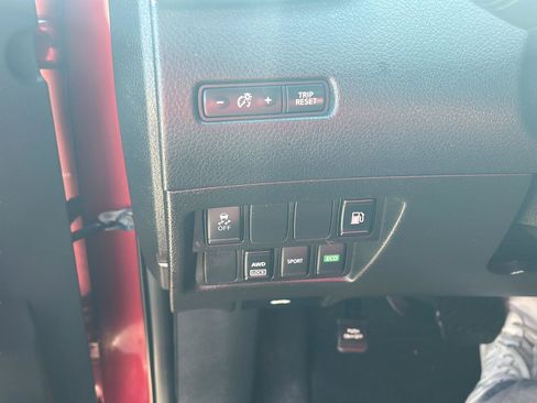 Used 2018 Nissan Rogue SV AWD/4WD image 18