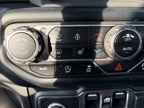 Used 2023 Jeep Gladiator Mojave w/ LED Lighting Group image 20