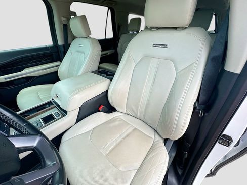 Used 2018 Ford Expedition Platinum RWD image 23