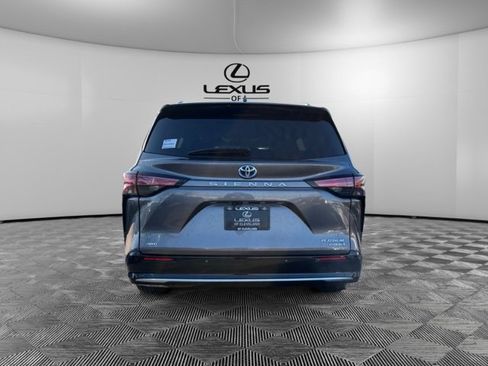 Used 2021 Toyota Sienna Platinum image 7