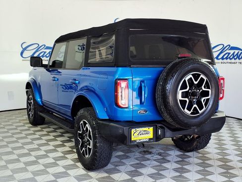 Used 2023 Ford Bronco Outer Banks AWD/4WD image 2