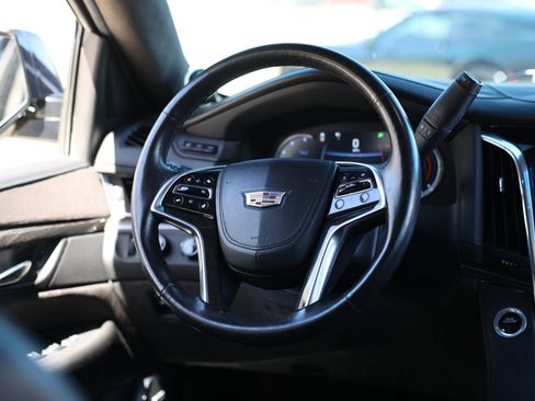 Used 2016 Cadillac Escalade Platinum AWD/4WD image 34