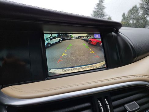 Used 2017 INFINITI QX30 Premium w/ Cargo Package image 10