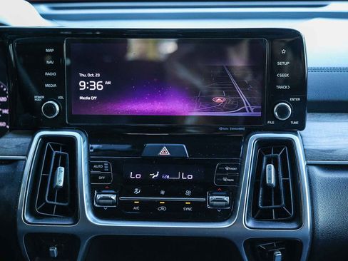 Used 2022 Kia Sorento S w/ Panoramic Sunroof Package image 19