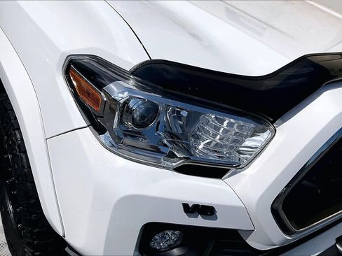 Used 2022 Toyota Tacoma SR5 w/ Technology Package RWD image 28
