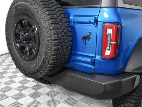 Used 2023 Ford Bronco Wildtrak image 32