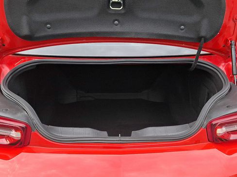 Used 2021 Chevrolet Camaro LT RWD image 27