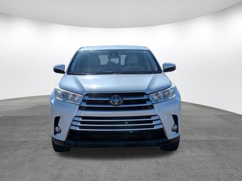 Used 2019 Toyota Highlander Plus image 2