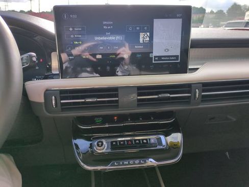Used 2023 Lincoln Corsair AWD w/ Equipment Group 101A image 20