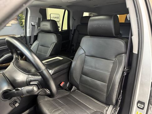Used 2015 GMC Yukon Denali w/ Premium Package AWD/4WD image 13