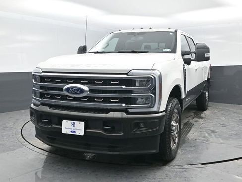 Certified 2025 Ford F350 King Ranch AWD/4WD image 17