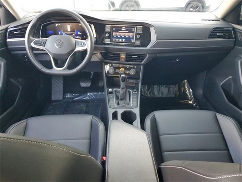 Certified 2024 Volkswagen Jetta SE image 12